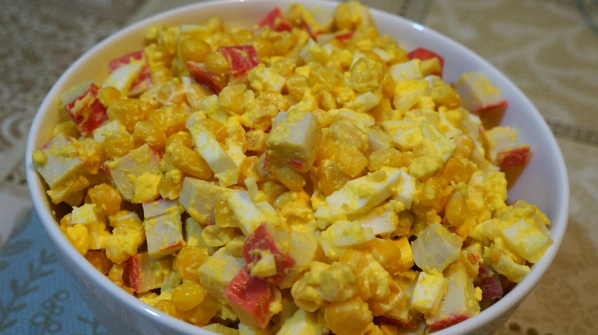 Салат из трёх ингредиентов. Вы удивитесь насколько это просто и вкусно.